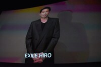 EXILE HIROからのメッセージ映像上映の様子。