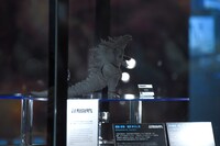 ゴジラのフィギュア。