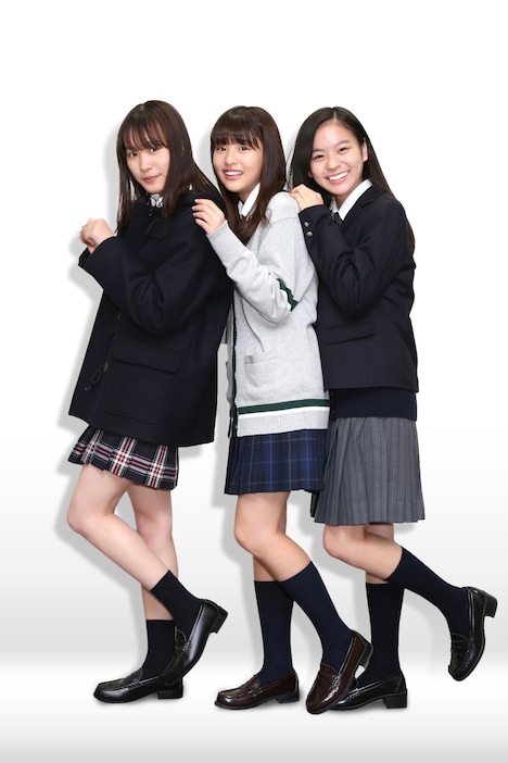 左から黒崎灯役の南沙良、鈴森香役の出口夏希、大沢志穂役の永瀬莉子。