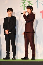 左から杉野遥亮、小関裕太。