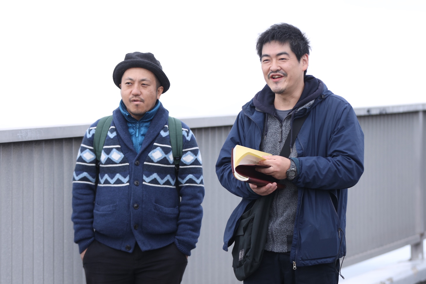 左から白石和彌、沖田修一。