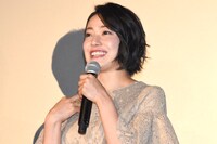2017年に「恋妻家宮本」のイベントに登壇した菅野美穂。