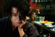 小栗旬演じる太宰治。