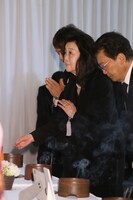 長山藍子（中央）