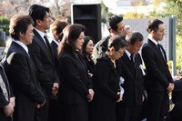 赤木春恵の告別式の様子。