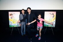 「こんな夜更けにバナナかよ 愛しき実話」特別講演会の様子。左から渡辺一史、大泉洋、大西瞳。