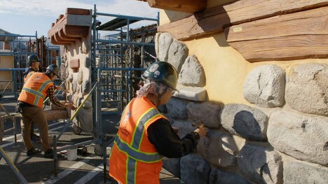 東京ディズニーランド大規模開発エリアの建設現場の様子。