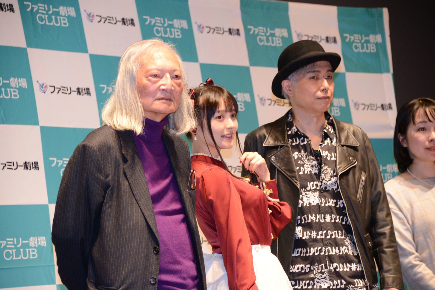 左から康芳夫、上坂すみれ、大槻ケンヂ。