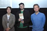 「旅するダンボール」公開記念トークショーの様子。左から岡島龍介、島津冬樹、吉田大致。