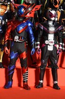 前列左から仮面ライダービルド、仮面ライダージオウ。