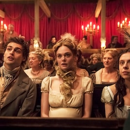 「メアリーの総て」エル・ファニングが科学実験ショーに魅せられる本編映像