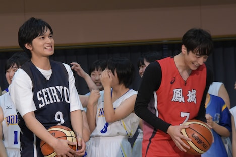 左から北村匠海、小関裕太。