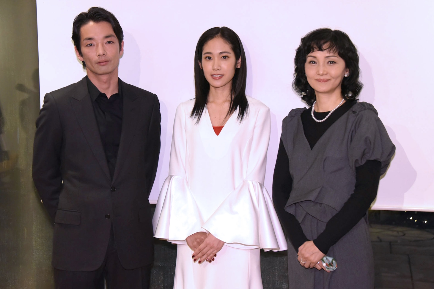 「MISS OSAKA」会見にて、左から森山未來、阿部純子、南果歩。