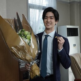 「SUITS」中島裕翔がクランクアップ、織田裕二は「共に戦ってきた戦友のよう」