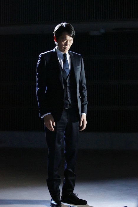 壇浩輝役の千原ジュニア。