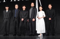 「デイアンドナイト」完成披露試写会の様子。