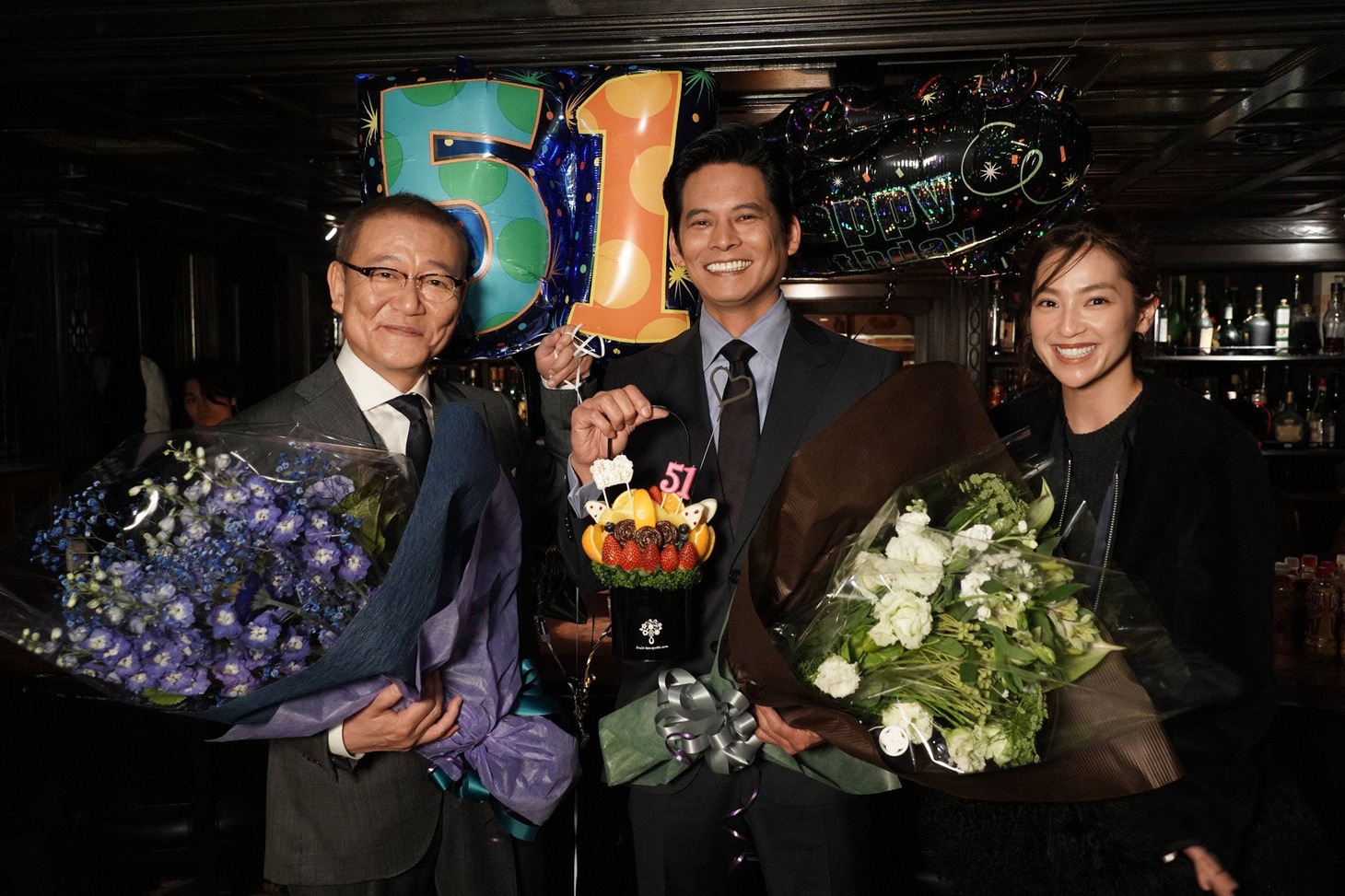 左から國村隼、織田裕二、中村アン。
