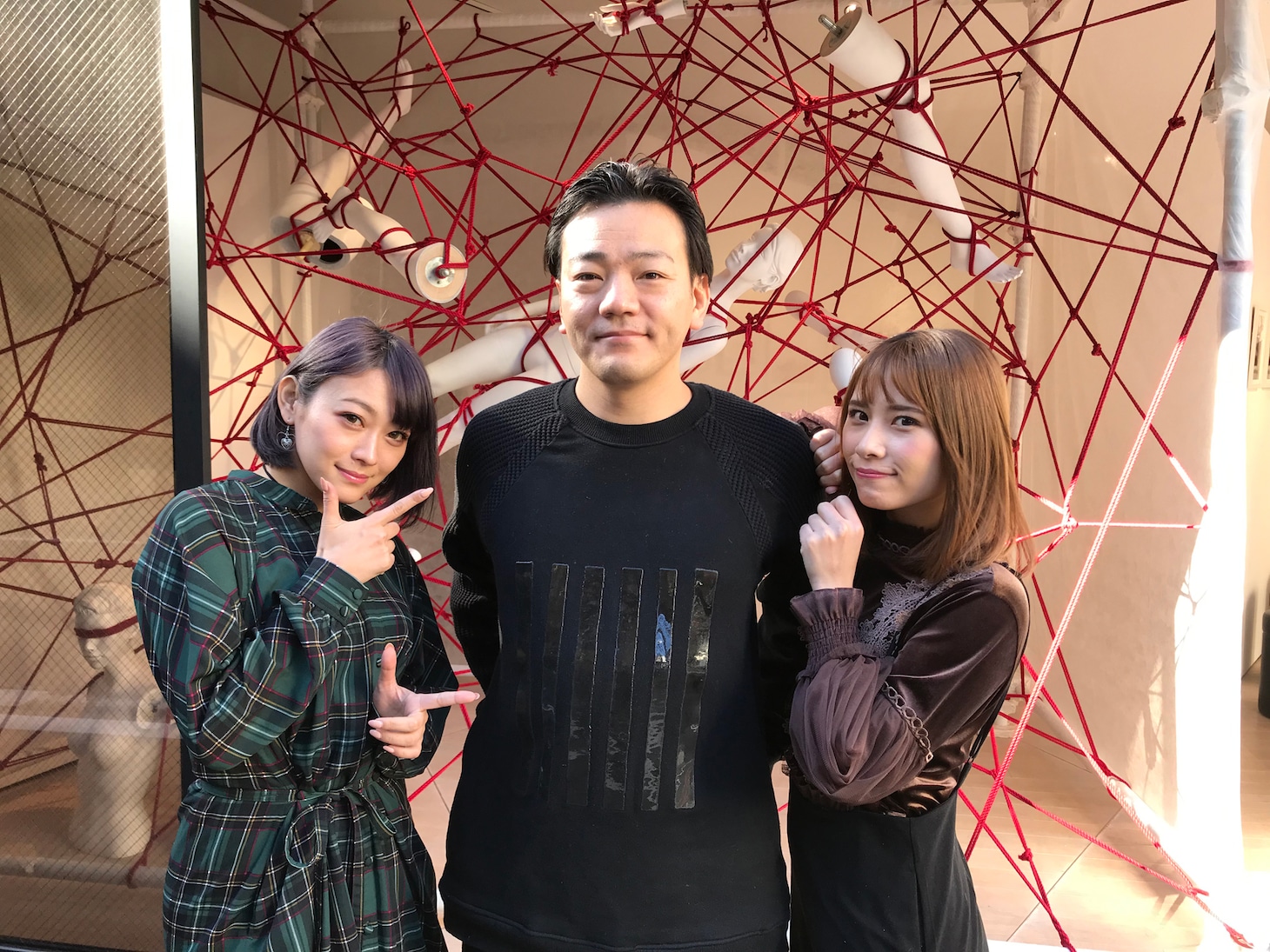 12月14日に行われた会見の様子。左から西野翔、HajimeKinoko、花咲いあん。