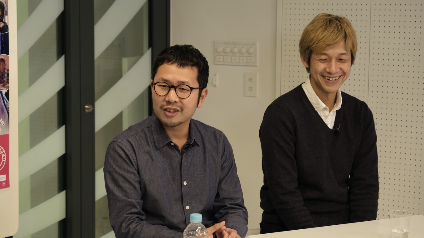 左から進藤丈広、深川栄洋。