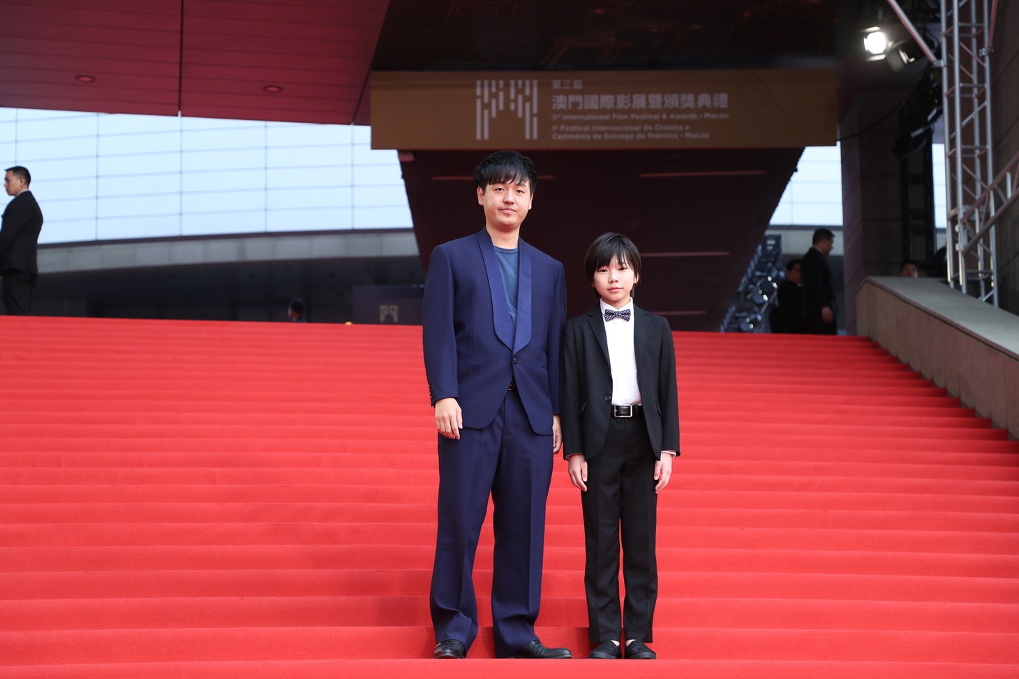 第3回マカオ国際映画祭にて、左から奥山大史、佐藤結良。