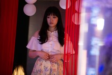 「LOVEHOTELに於ける情事とPLANの涯て」新場面写真。三浦萌演じる麗華。