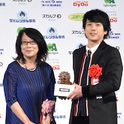 二宮和也、「検察側の罪人」で助演男優賞に輝き「主演の背中見た」と喜び語る