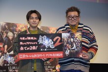 左から柳楽優弥、福田雄一。