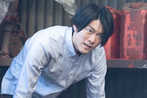 「シリーズ怪獣区 ギャラス」より、南圭介演じる大鷹隼人。