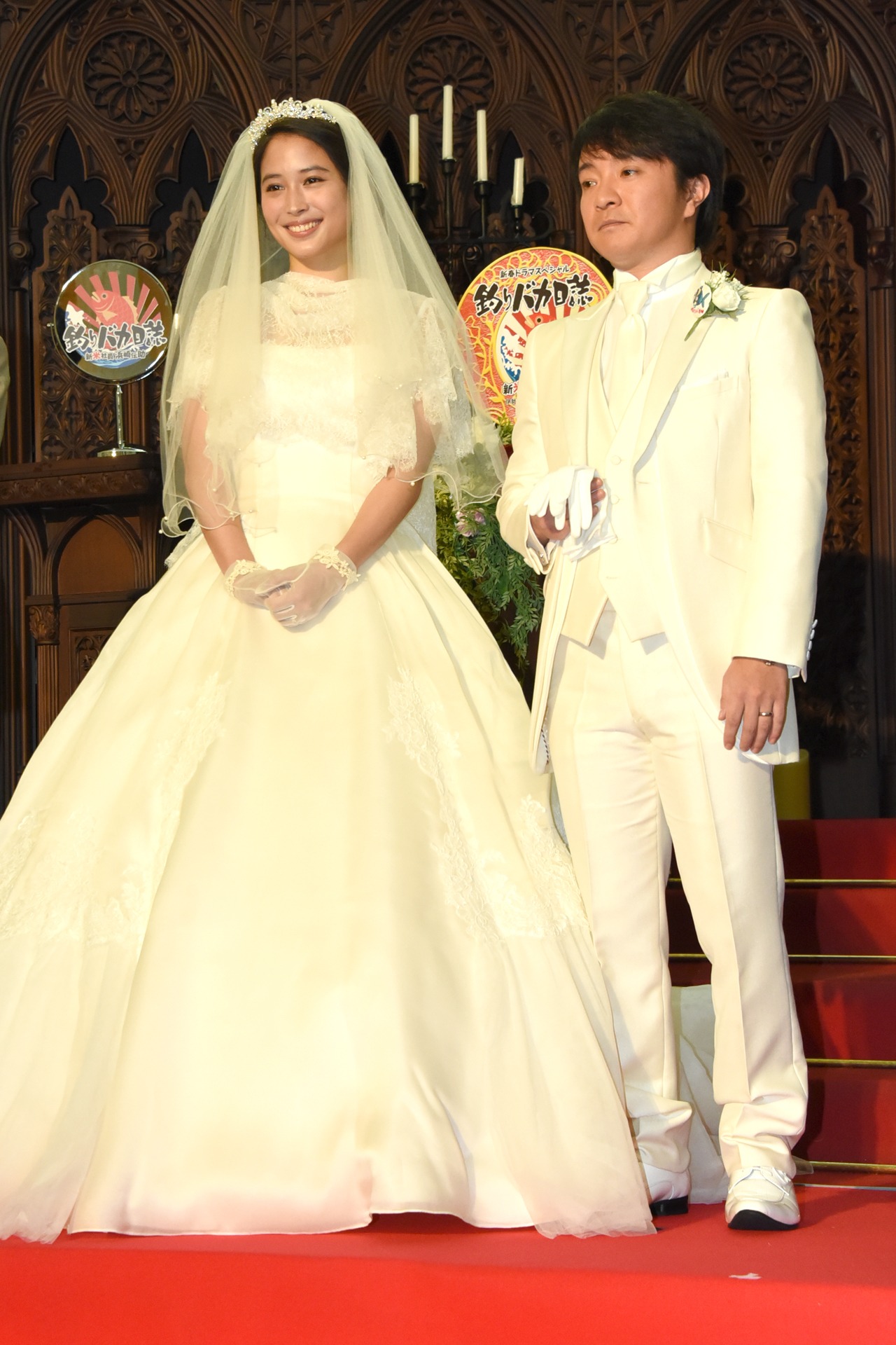 左から広瀬アリス、濱田岳。