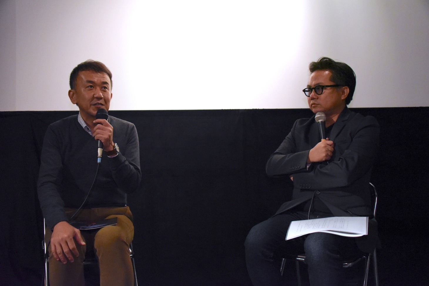 左から矢田部吉彦、松崎健夫。
