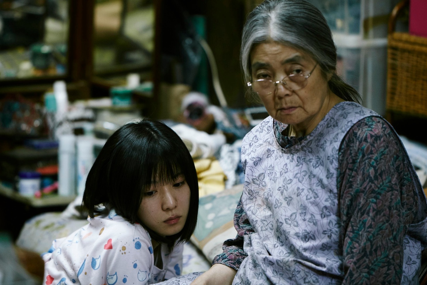 「万引き家族」