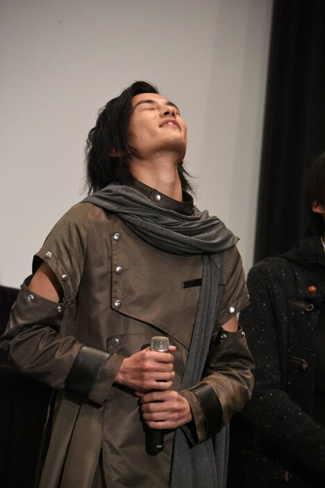 映画のタイトルを2度も噛んでしまった渡邊圭祐。