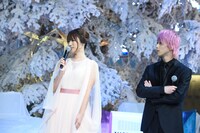 左から深田恭子、横浜流星。