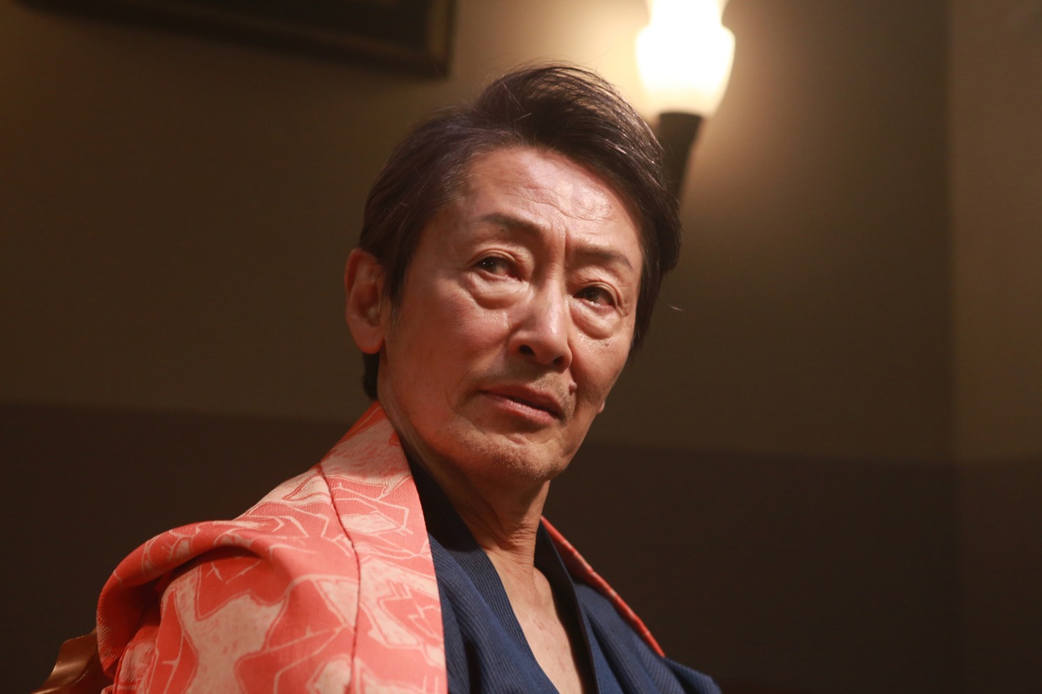 「麻雀放浪記2020」より、堀内正美演じる女衒の達。
