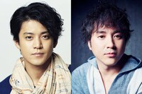 左から小栗旬、ムロツヨシ。