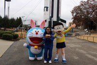 左からドラえもん、中岡創一、のび太。