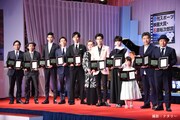 第31回日刊スポーツ映画大賞・石原裕次郎賞新人賞表彰式の様子。