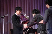 第31回日刊スポーツ映画大賞の表彰式の様子。