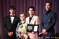左から竹内涼真、石原まき子、岩田剛典、AKIRA。