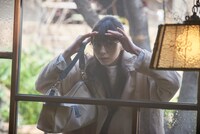 「雪の華」より、中条あやみ演じる美雪。