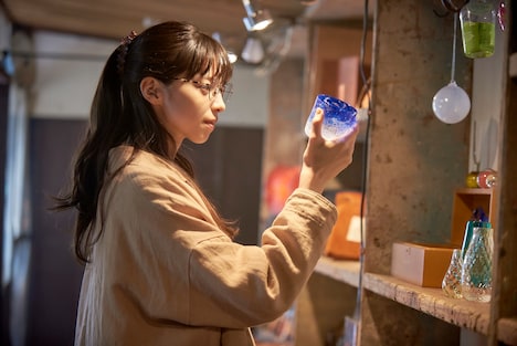 「雪の華」より、中条あやみ演じる美雪。