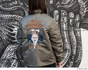 「もののけ姫 コーチジャケット 荒ぶる森の神」着用イメージ。