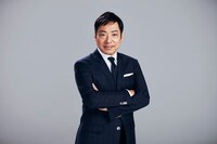 「集団左遷!!（仮題）」より、香川照之演じる真山徹。(c)正田真弘