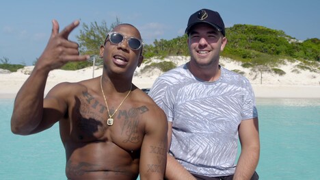 「FYRE: 夢に終わった史上最高のパーティー」