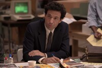 アレックス・カルボウスキー演じるマイク・ストラットン。