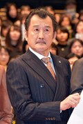 吉田鋼太郎