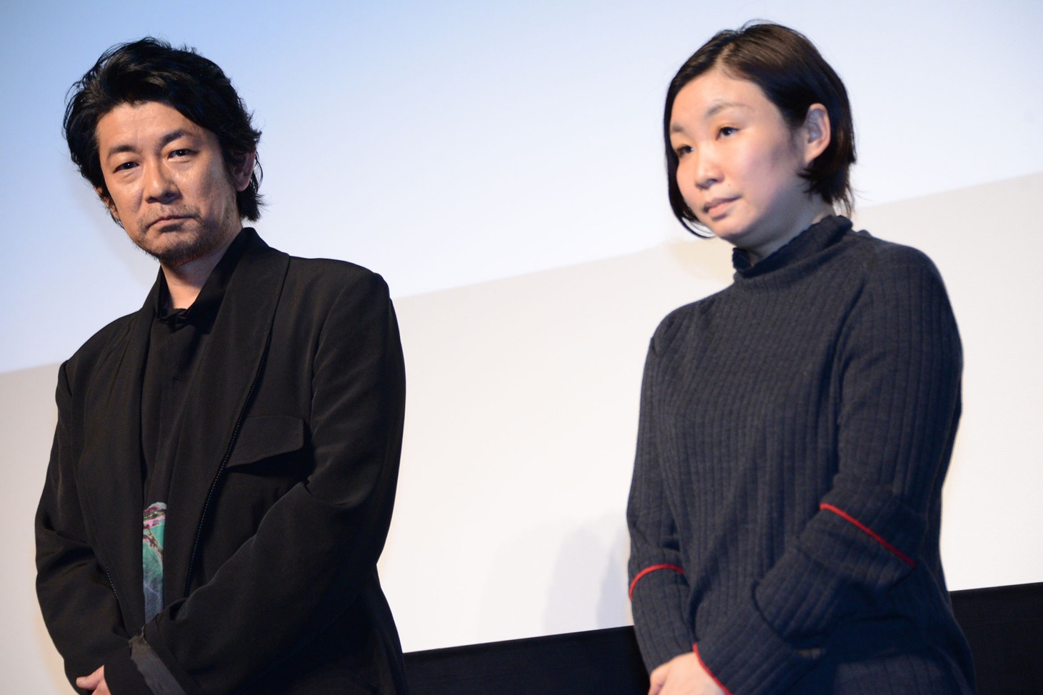 左から永瀬正敏、甲斐さやか。