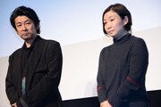 左から永瀬正敏、甲斐さやか。