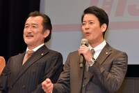 左から吉田鋼太郎、唐沢寿明。