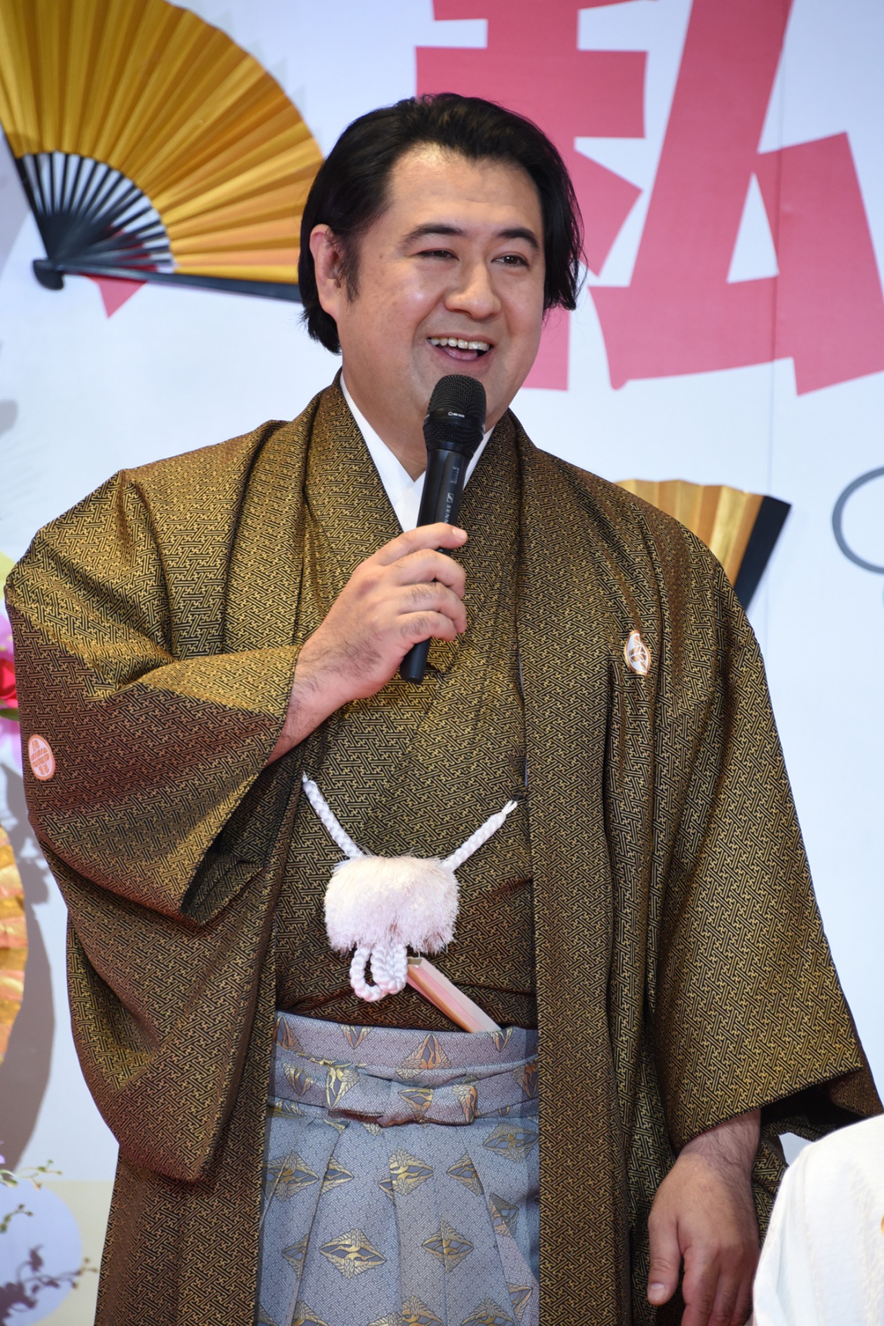 小手伸也